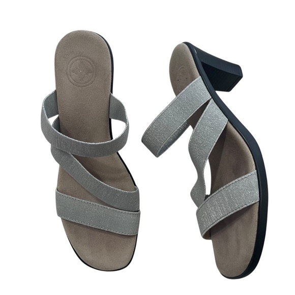 CHARLESTON SHOE CO. Shoes - Charleston Shoe Co Jac Strappy Heel Sandal Silver Comfort Shoes Size 9